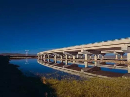 青海省花石峽至久治公路